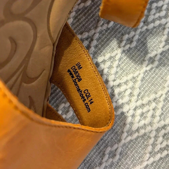 Born Women’s Size 9M Du Jour Heel Light Pale Orange Leather Ankle Strap
Buckle - Picture 5 of 11